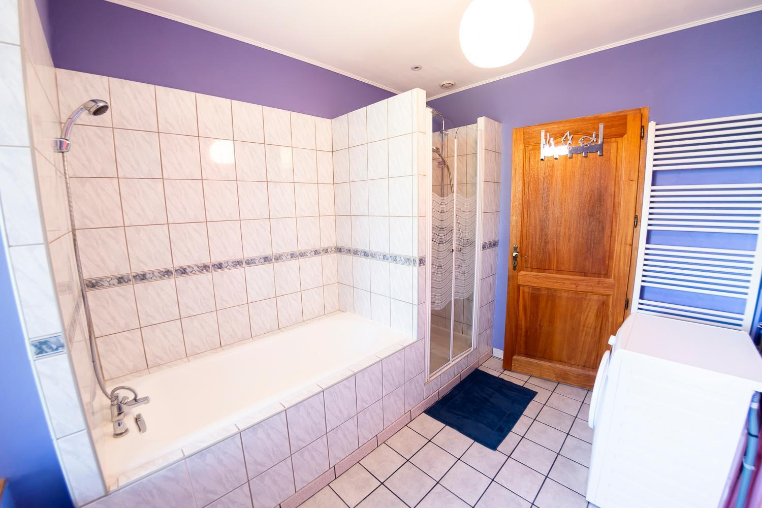L'Enchantraine - Gite Tout Confort Et Tarif Tout Inclus - Appartement Spacieux Et Accueillant Sur 埃皮纳勒 外观 照片