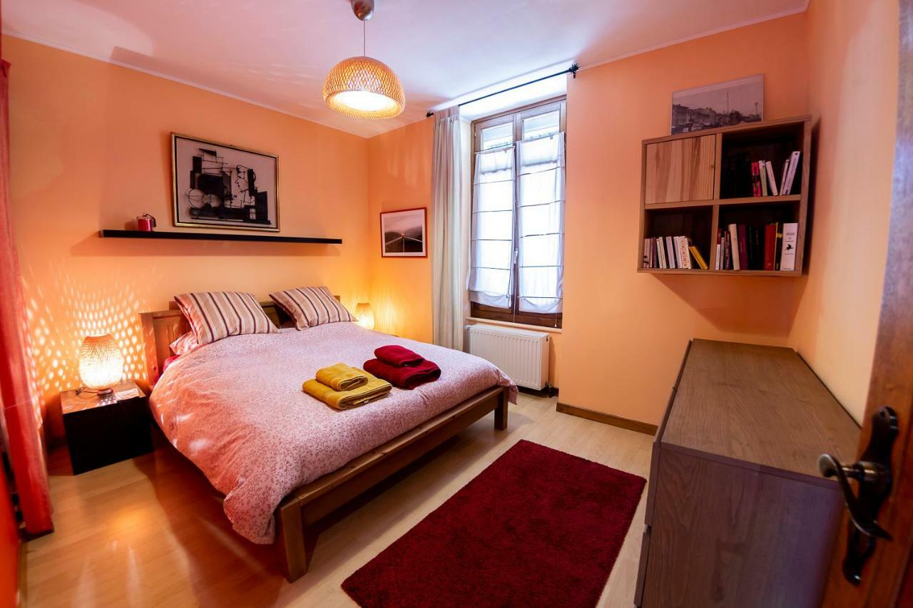 L'Enchantraine - Gite Tout Confort Et Tarif Tout Inclus - Appartement Spacieux Et Accueillant Sur 埃皮纳勒 外观 照片