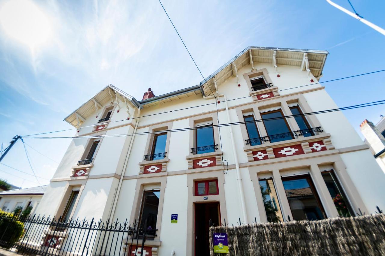 L'Enchantraine - Gite Tout Confort Et Tarif Tout Inclus - Appartement Spacieux Et Accueillant Sur 埃皮纳勒 外观 照片